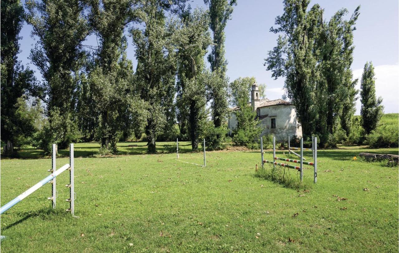 2 Bedroom Awesome Home In Taglio Di Po Ro Porto Viro Luaran gambar