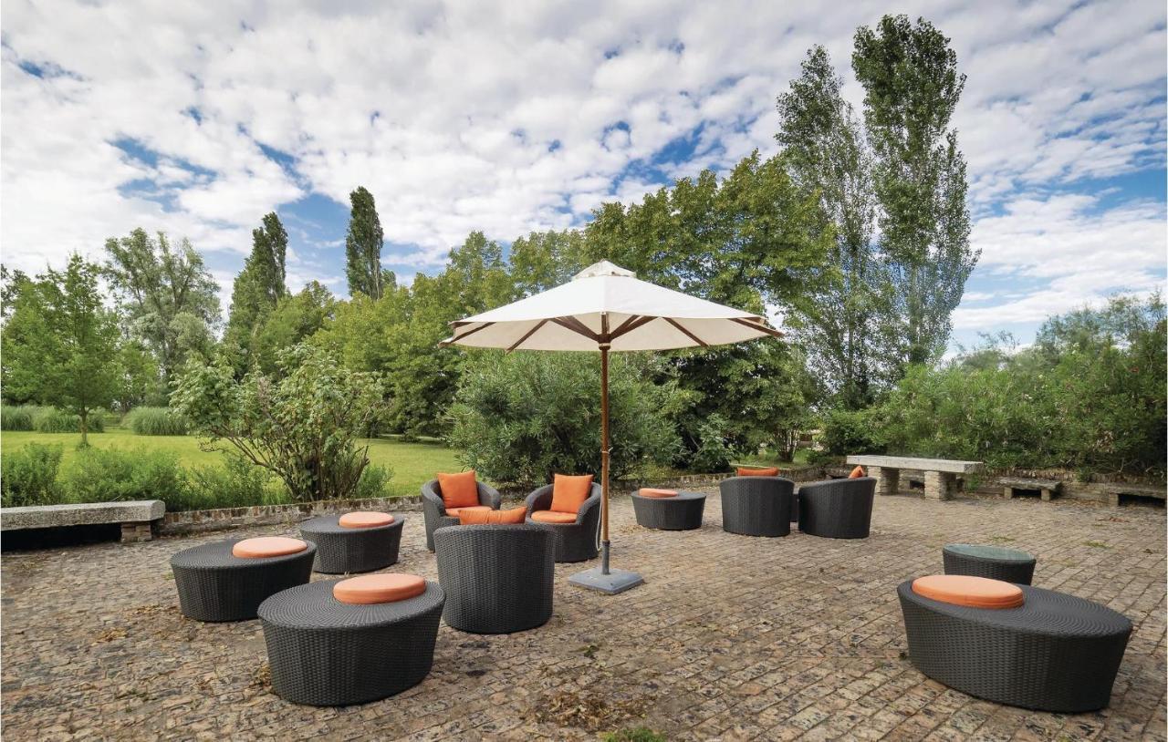 2 Bedroom Awesome Home In Taglio Di Po Ro Porto Viro Luaran gambar