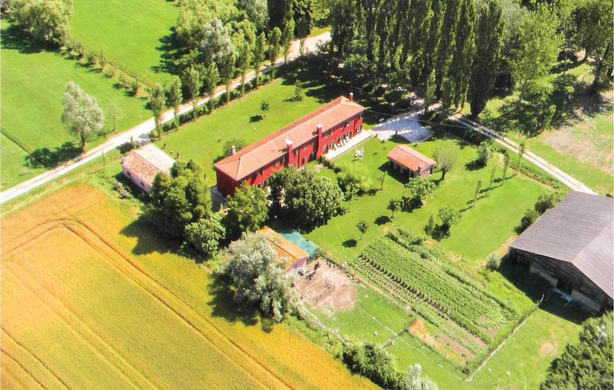 2 Bedroom Awesome Home In Taglio Di Po Ro Porto Viro Luaran gambar